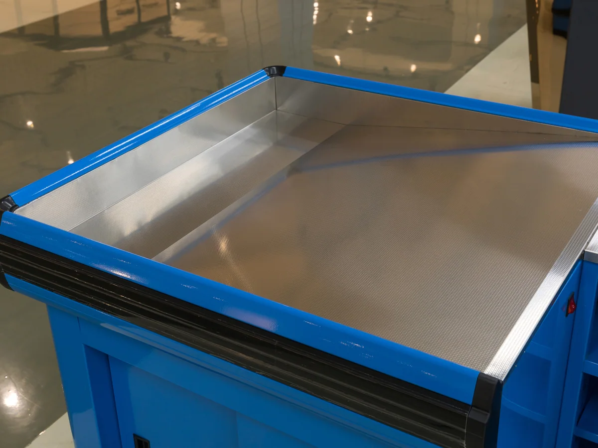 Close-up of the corner of the L-shaped counter