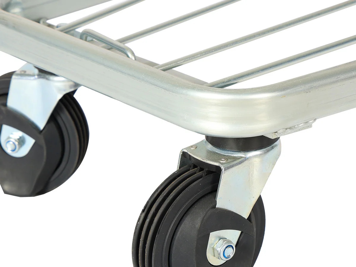 Close-up of the bumper strip along the basket rim