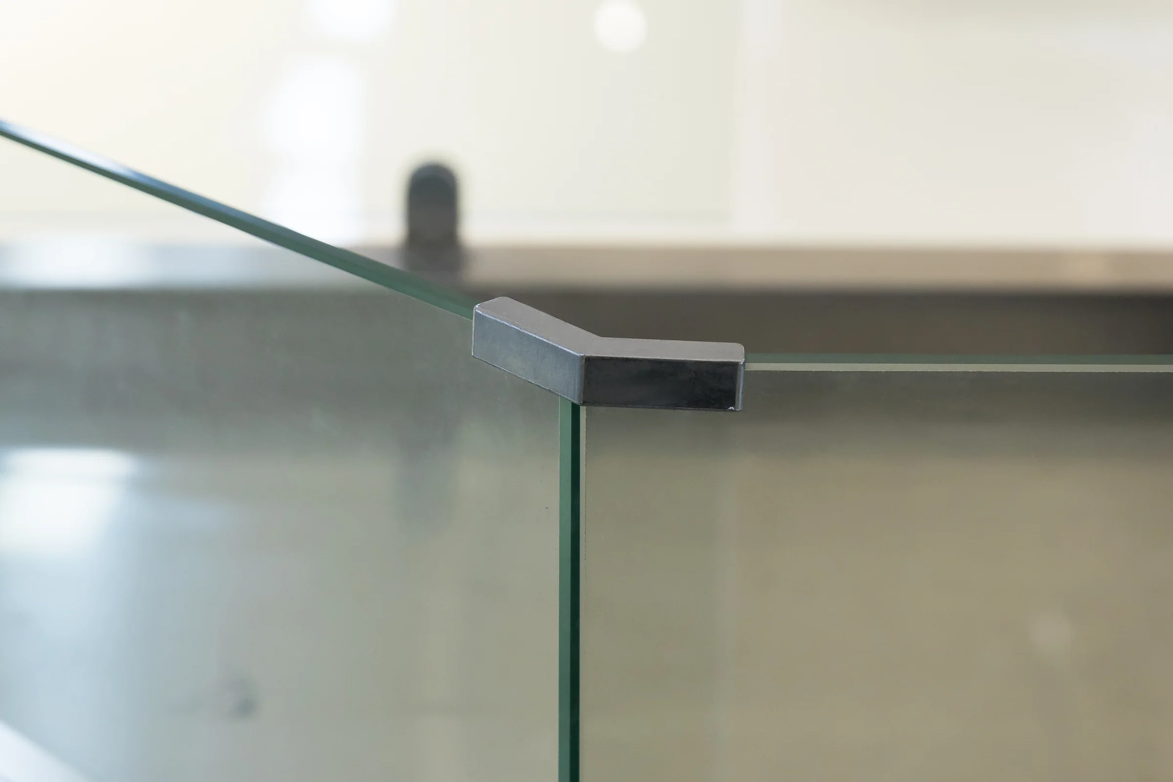 Keshun curved serve over cooked food counter with a glass screen, stainless wells and timber body