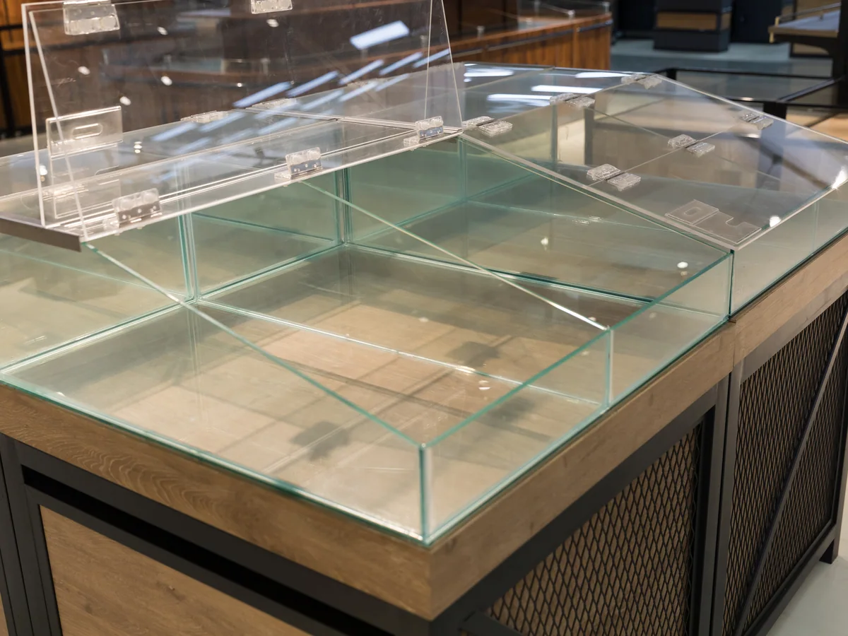 Close-up of the welded black frame corner