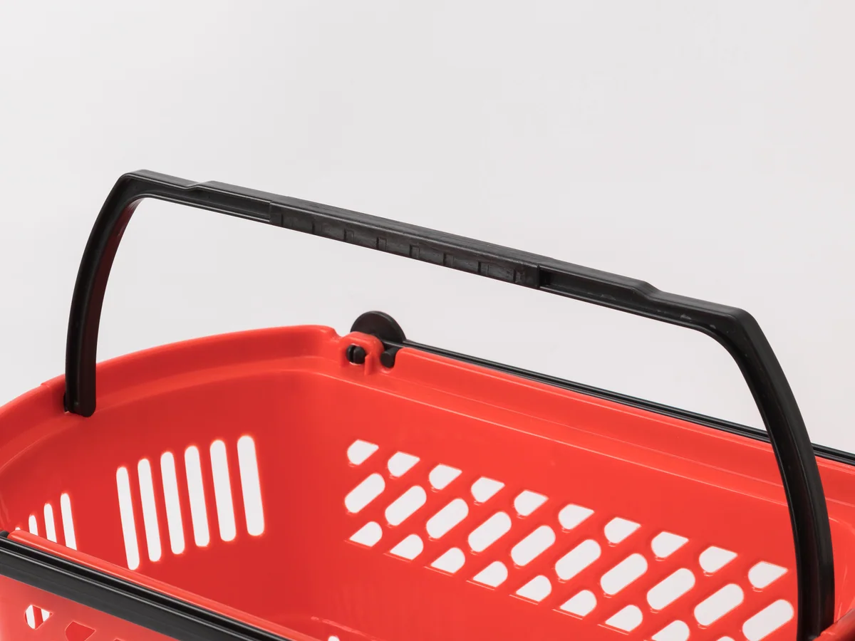 Close-up of the base of the basket where it rests when parked