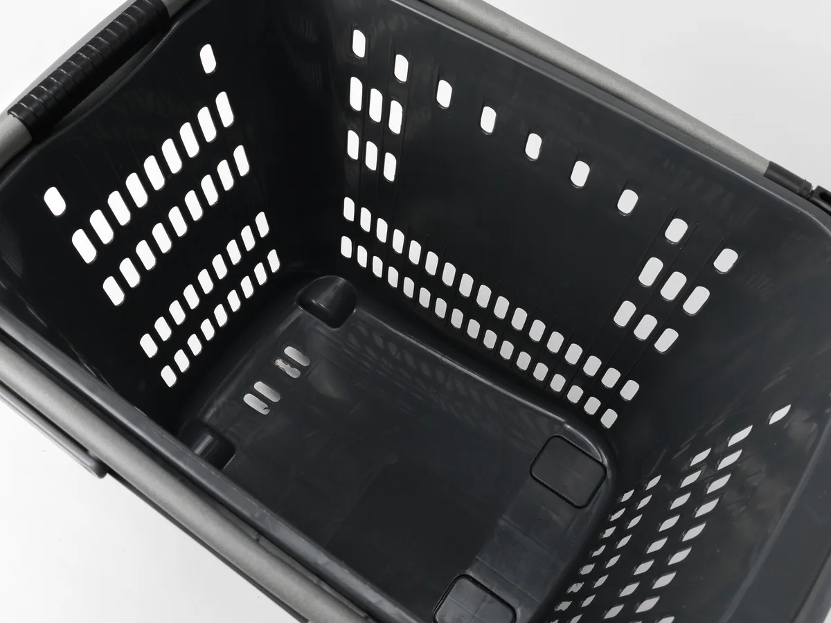 Close-up of the rim where the basket is gripped