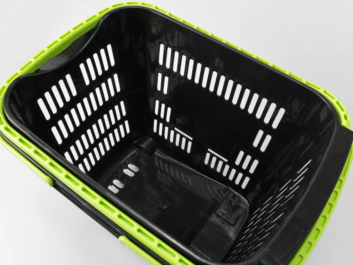 Close-up of the rim edge where it contacts the next basket in a stack