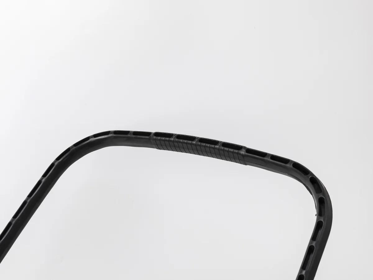 Close-up of the stacking taper on the body wall