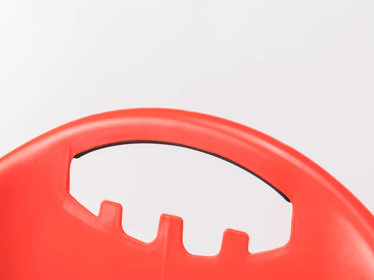 Close-up of the weighted section at the base of the moulding