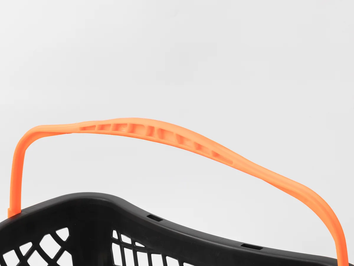 Close-up of the single swing-over handle