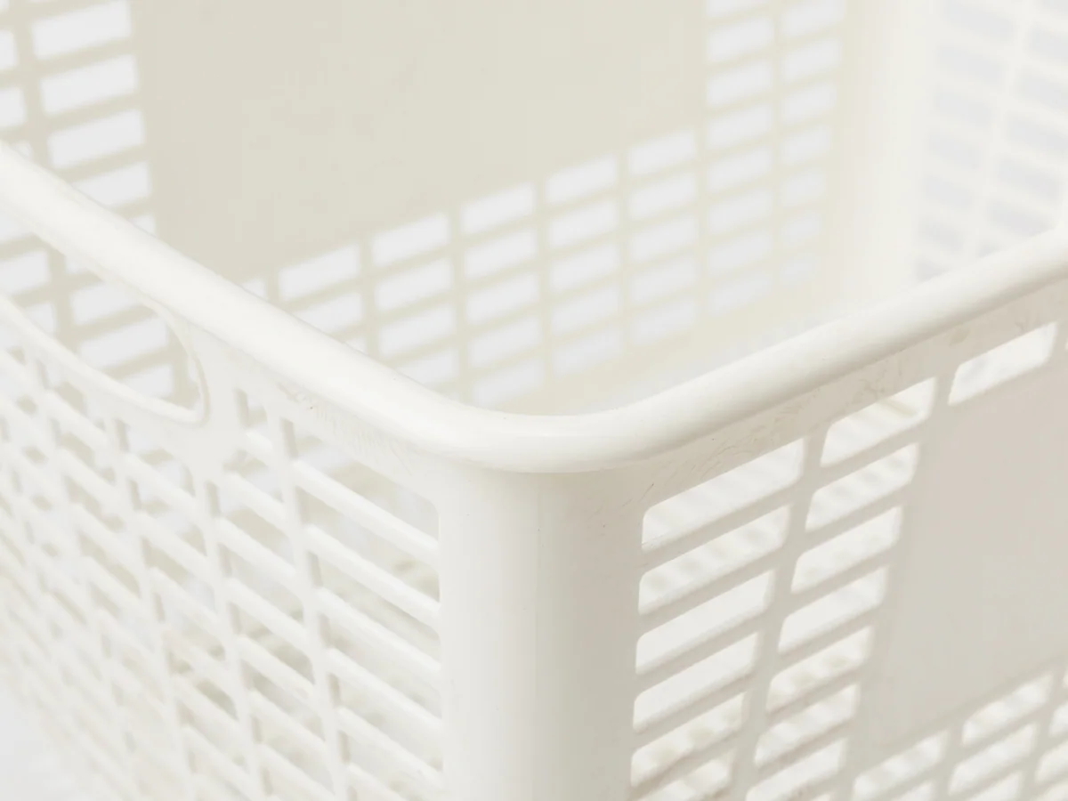 Close-up of the white moulded surface texture